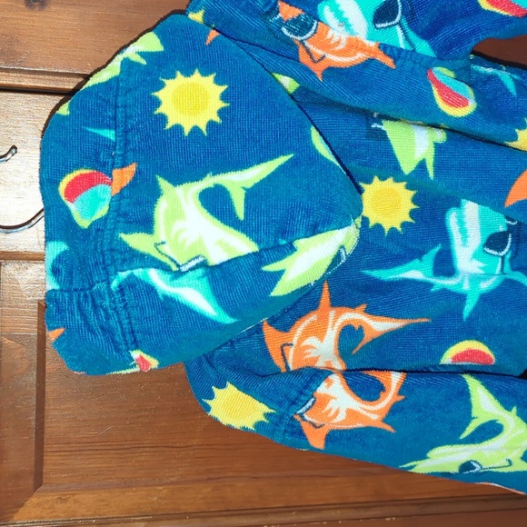 EUC Shark Terry Hooded Robe w Attached Belt - Picture 7 of 9